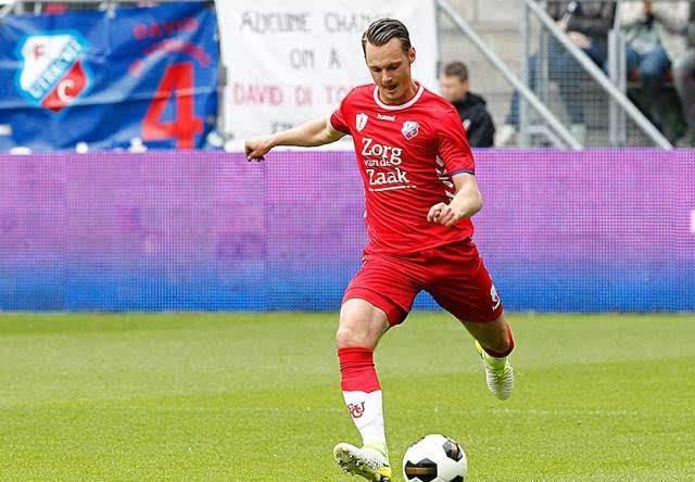 更是一位青 更是一位青